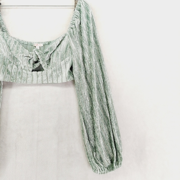 Luxxel Green Cropped Blouse & Wide Leg Pants Set 5599 & 6642 - Picture 4 of 13